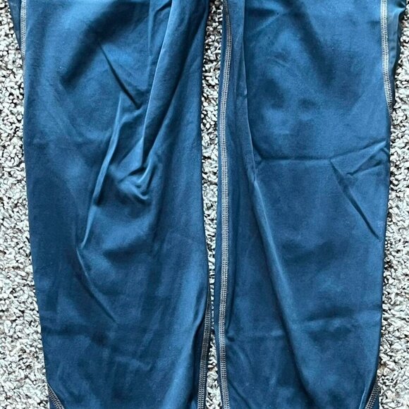 Fabletics Capri Womens Small Teal Motion 365 Athleisure Pants - Picture 7 of 7